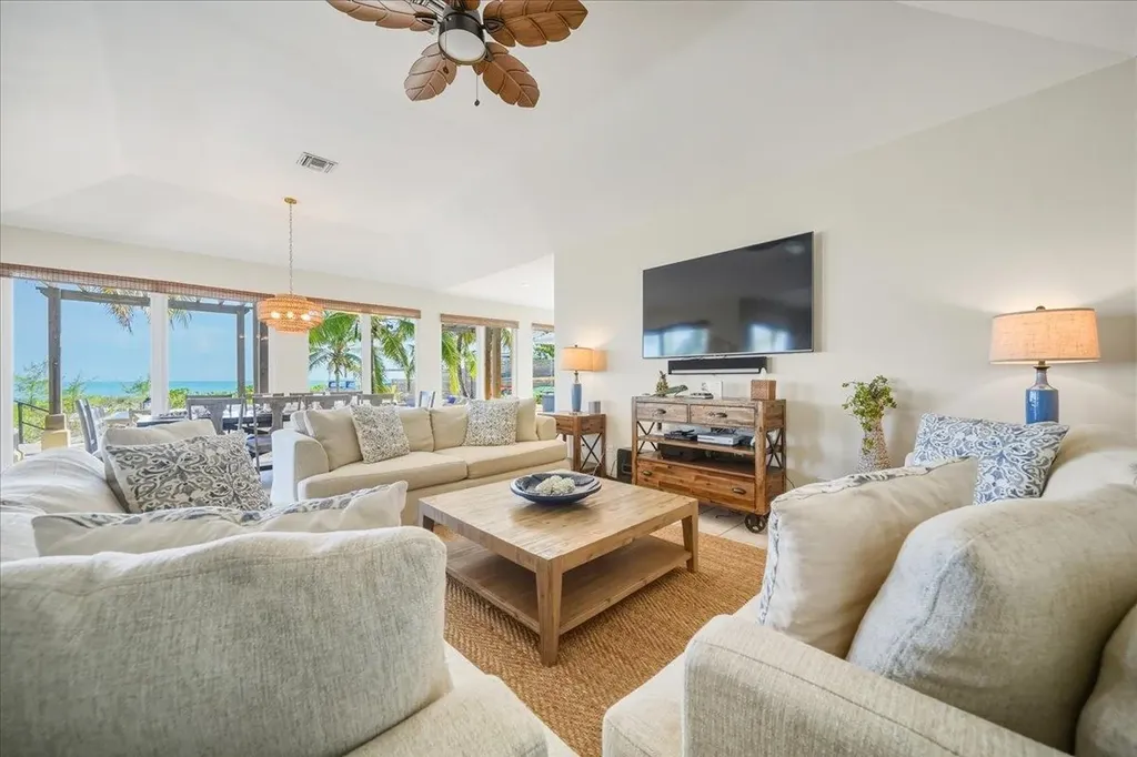 Latitude Adjustment Exuma BS