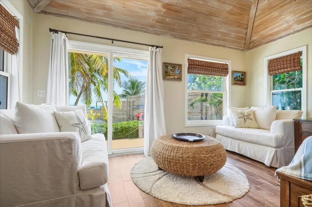 Latitude Adjustment Exuma BS