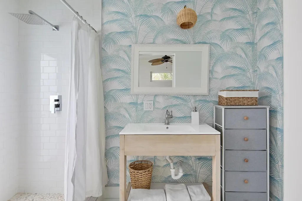 Bohemia Eleuthera BS