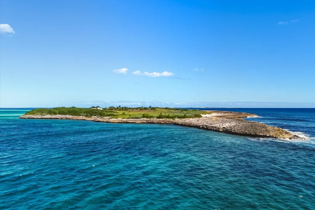 21 Acres South End Tilloo Abaco BS