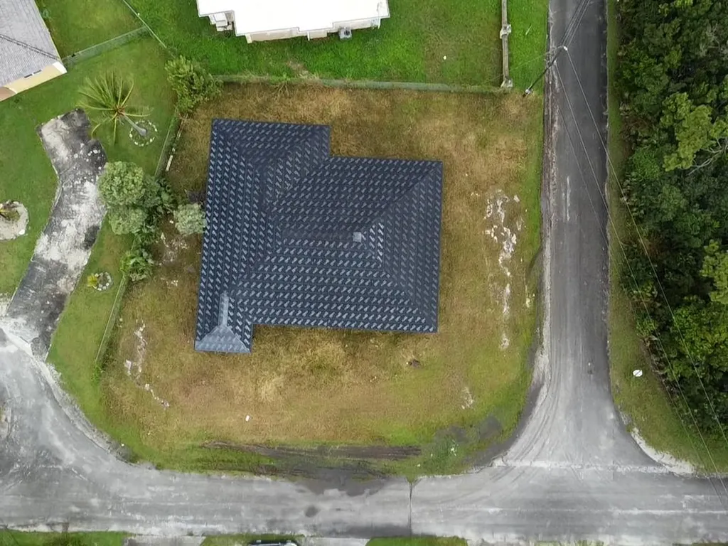 Montrose Place 17 Grand Bahama Freeport BS