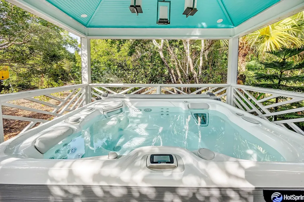 White Sound, Green Turtle Abaco BS