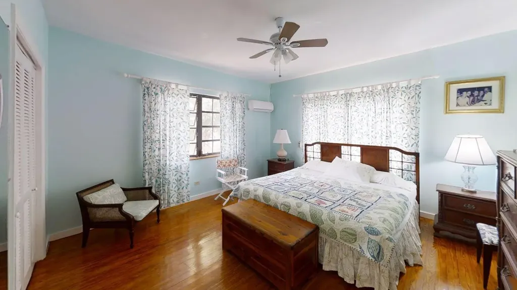 Hamilton's Long Island BS