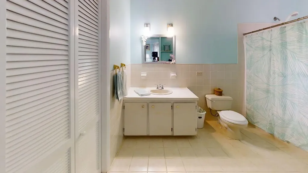 Hamilton's Long Island BS