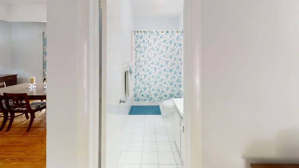 Hamilton's Long Island BS