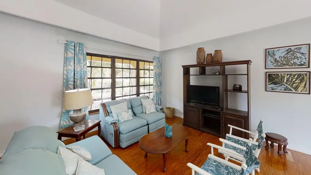 Hamilton's Long Island BS