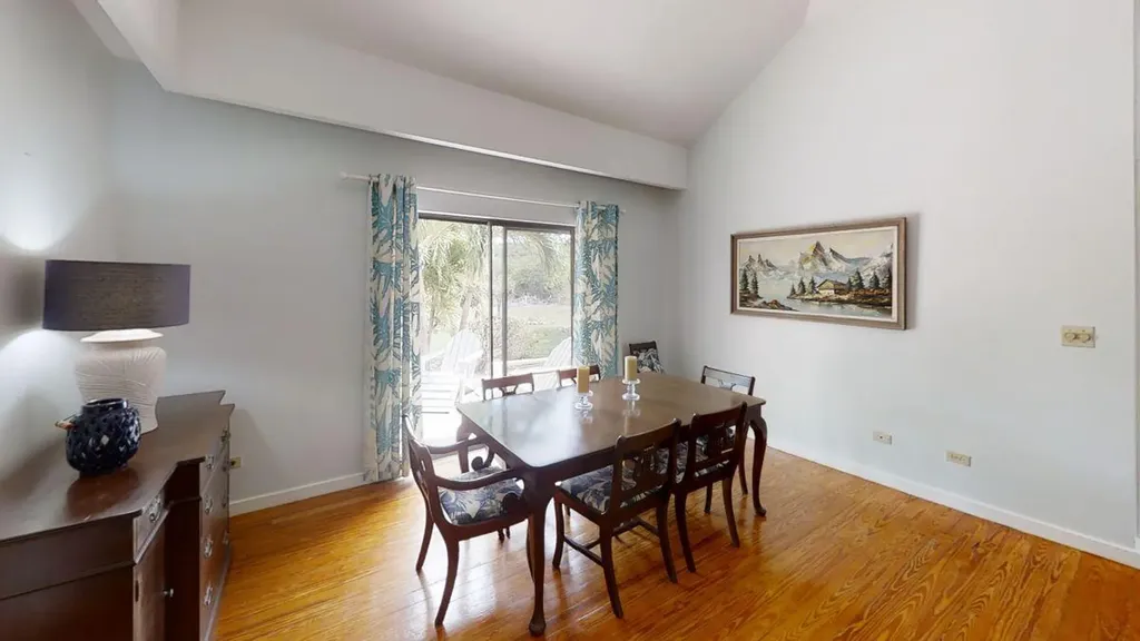 Hamilton's Long Island BS