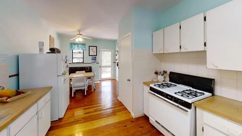 Hamilton's Long Island BS