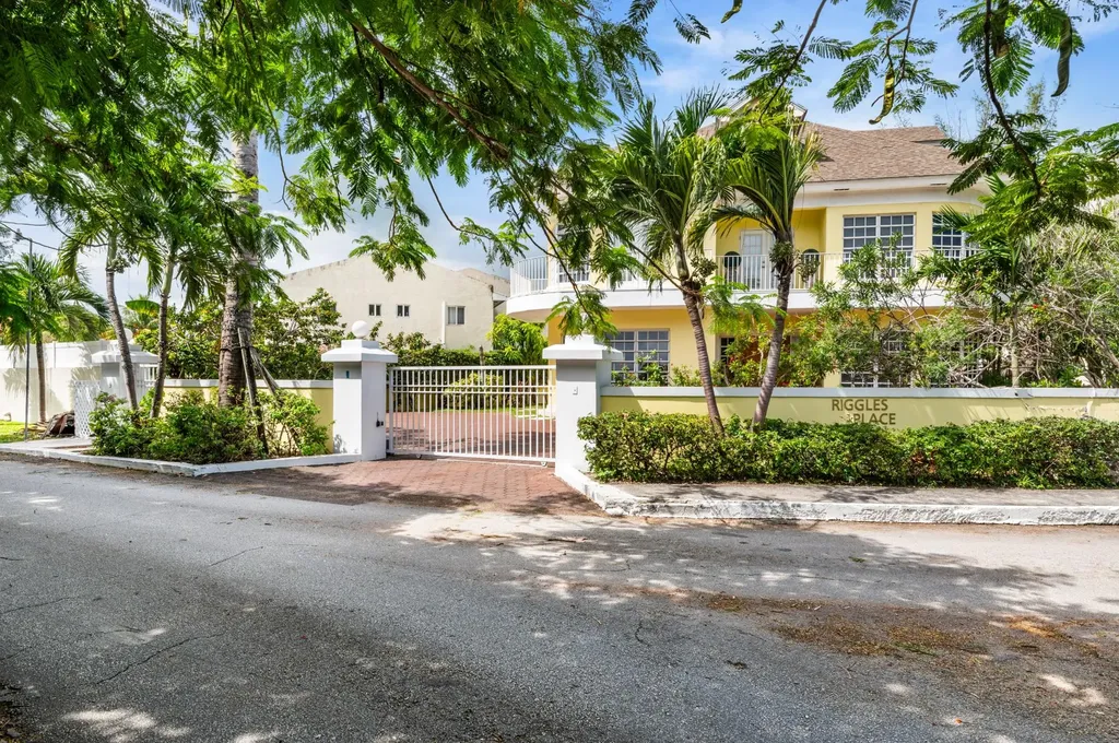 Cable Beach Rental New Providence Paradise Island BS