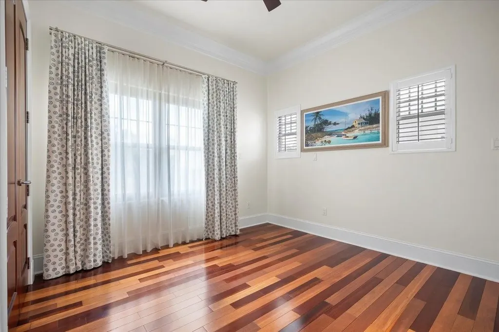 Columbus Cove New Providence Paradise Island BS