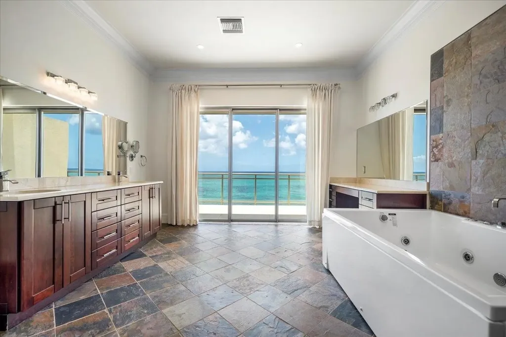 Columbus Cove New Providence Paradise Island BS