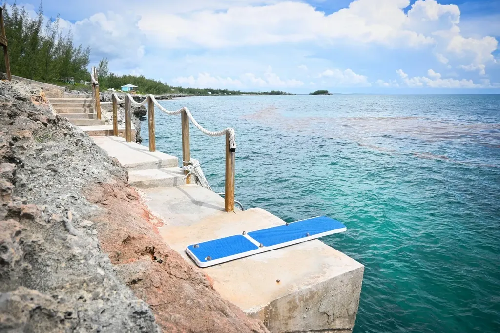 Lazy Shore Road Eleuthera BS