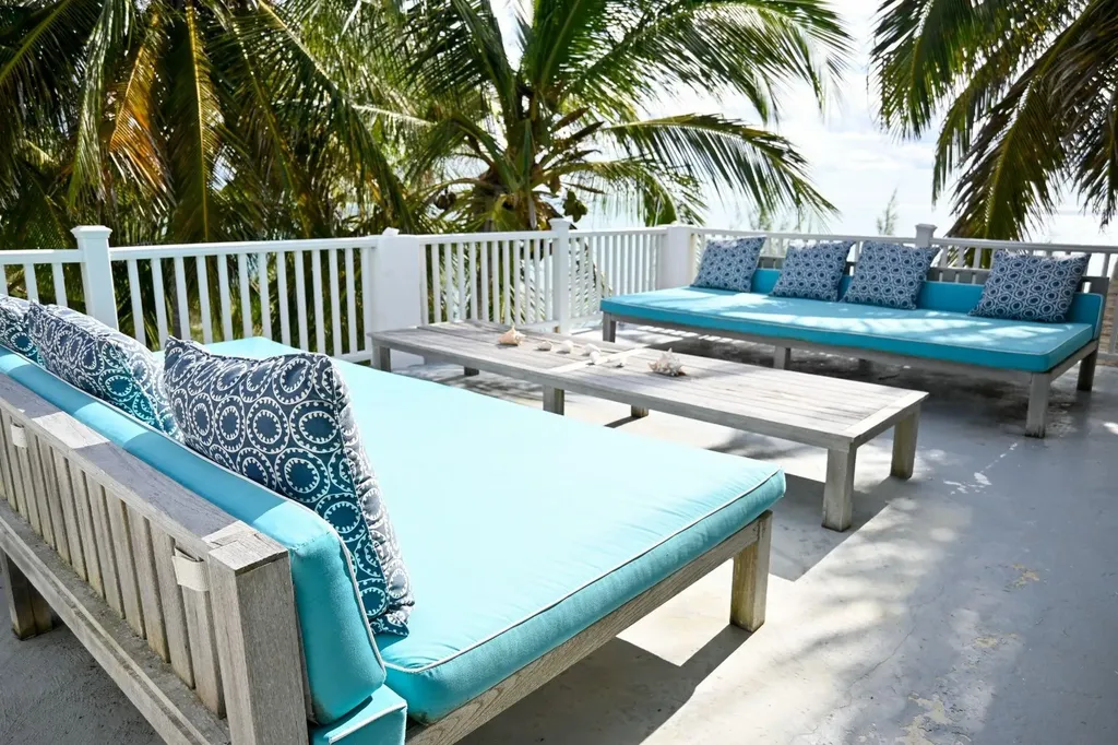 Lazy Shore Road Eleuthera BS