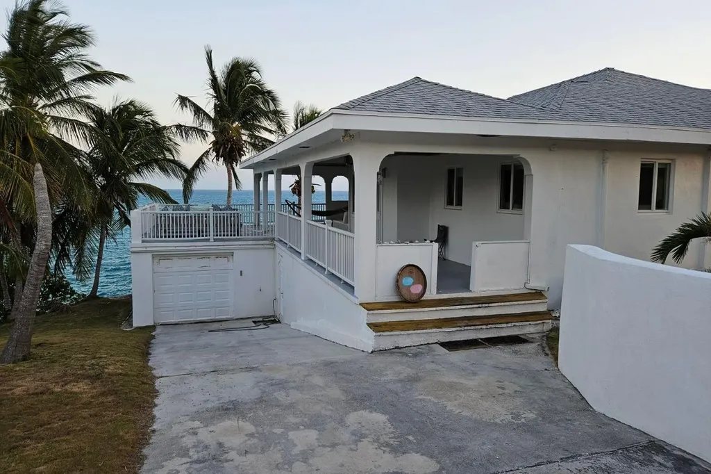 Lazy Shore Road Eleuthera BS