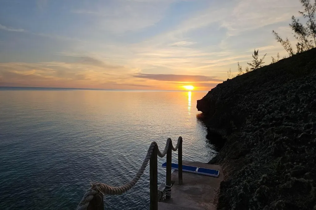 Lazy Shore Road Eleuthera BS