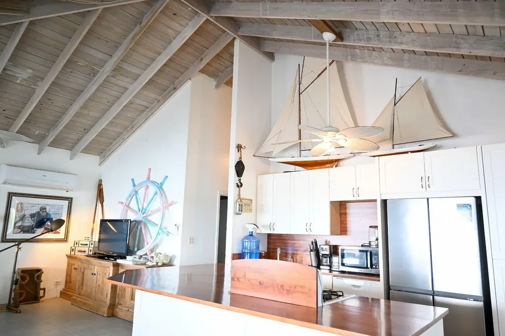 Lazy Shore Road Eleuthera BS