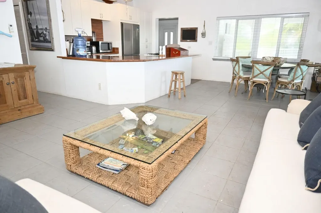 Lazy Shore Road Eleuthera BS