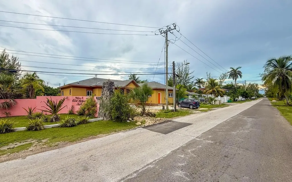 185 Hopkins Drive New Providence Paradise Island BS