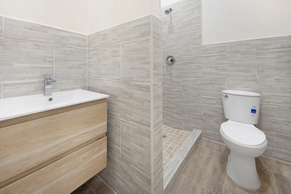 185 Hopkins Drive New Providence Paradise Island BS