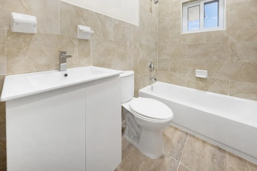 185 Hopkins Drive New Providence Paradise Island BS