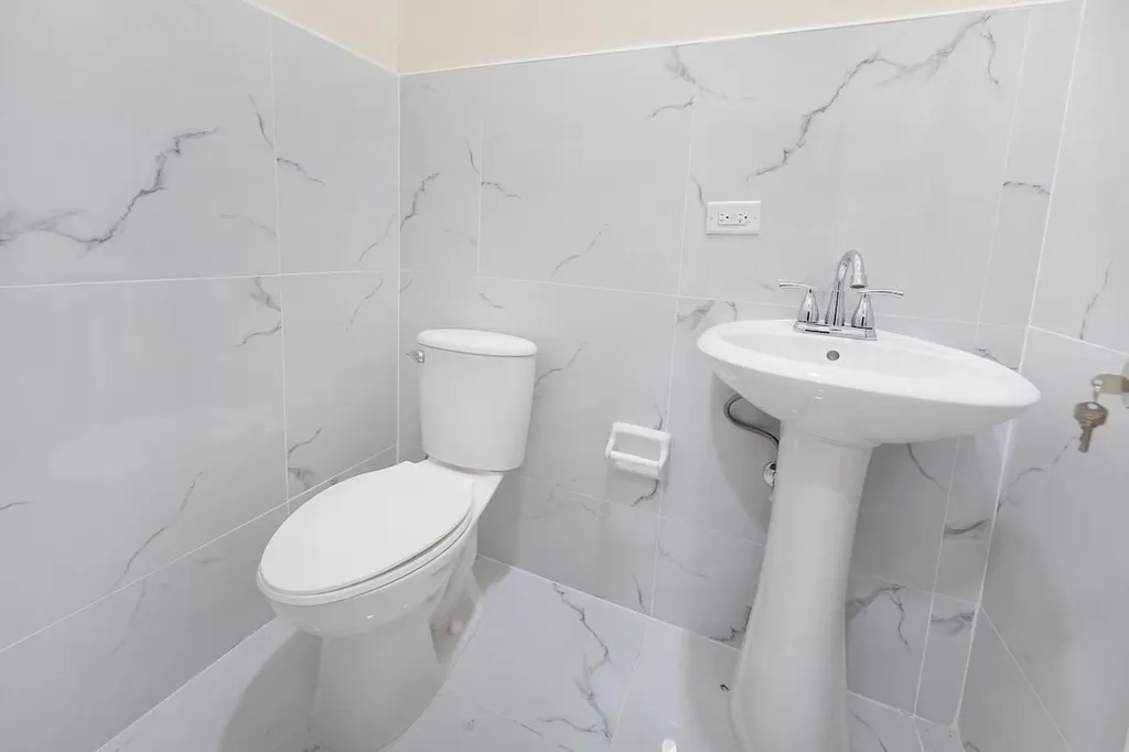 185 Hopkins Drive New Providence Paradise Island BS