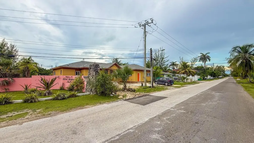 185 Hopkins Drive New Providence Paradise Island BS