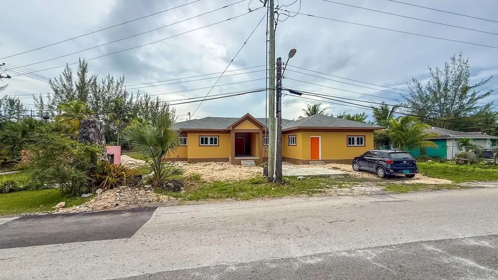 185 Hopkins Drive New Providence Paradise Island BS