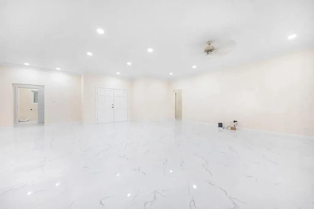 185 Hopkins Drive New Providence Paradise Island BS