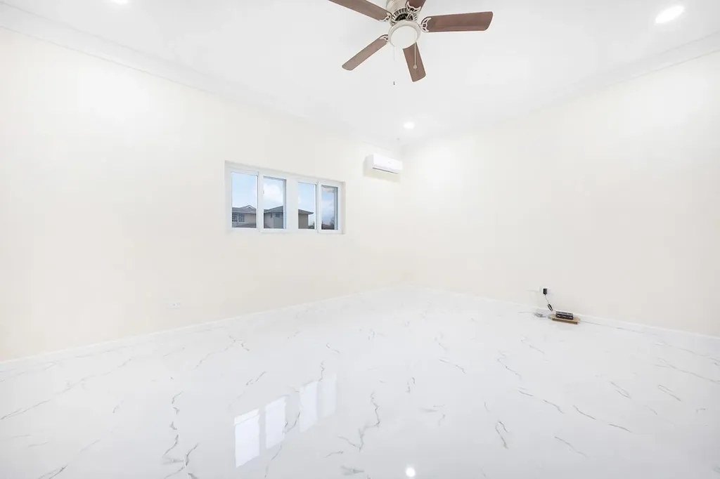 185 Hopkins Drive New Providence Paradise Island BS