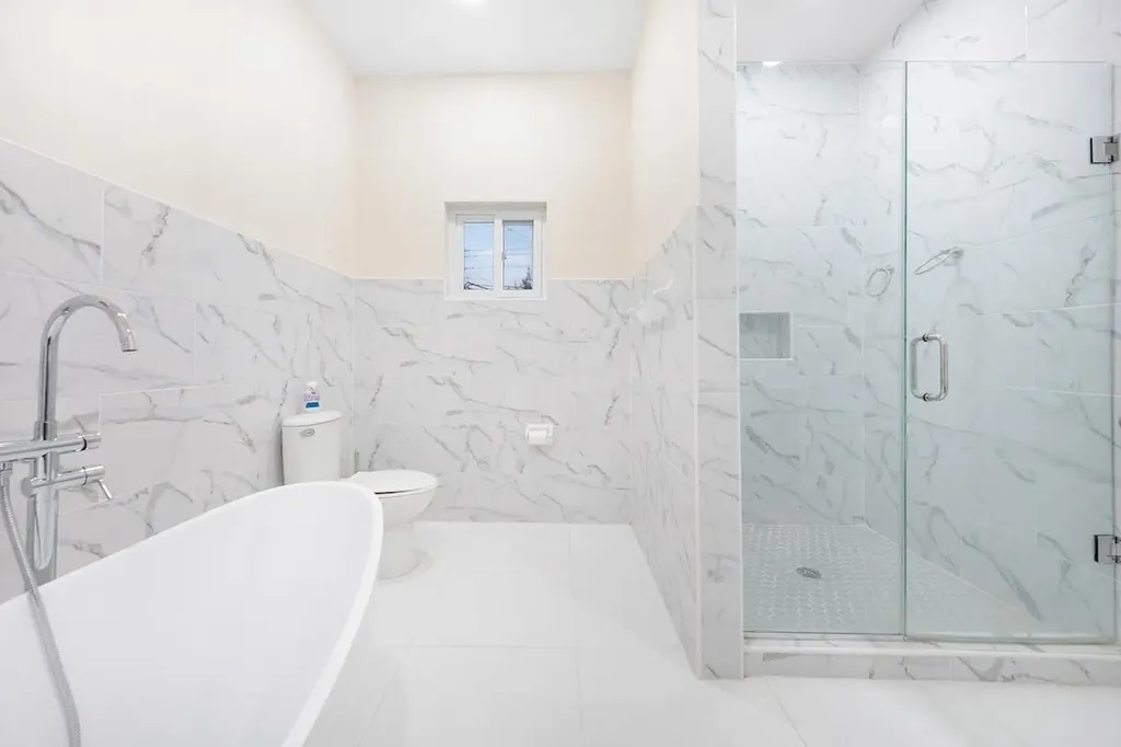 185 Hopkins Drive New Providence Paradise Island BS