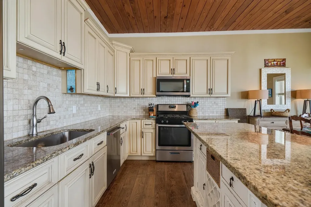 Cut Pearl, The Cut Exuma BS