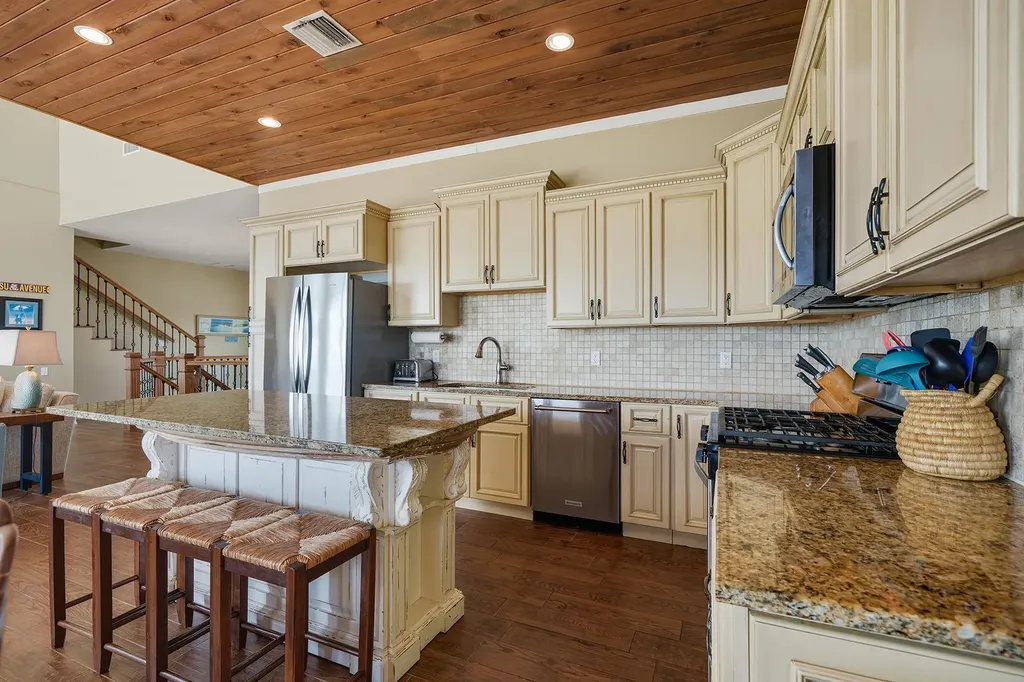 Cut Pearl, The Cut Exuma BS