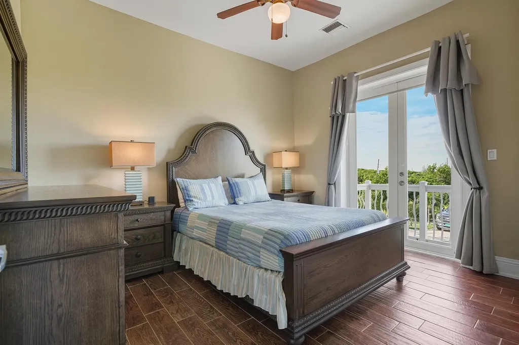 Cut Pearl, The Cut Exuma BS