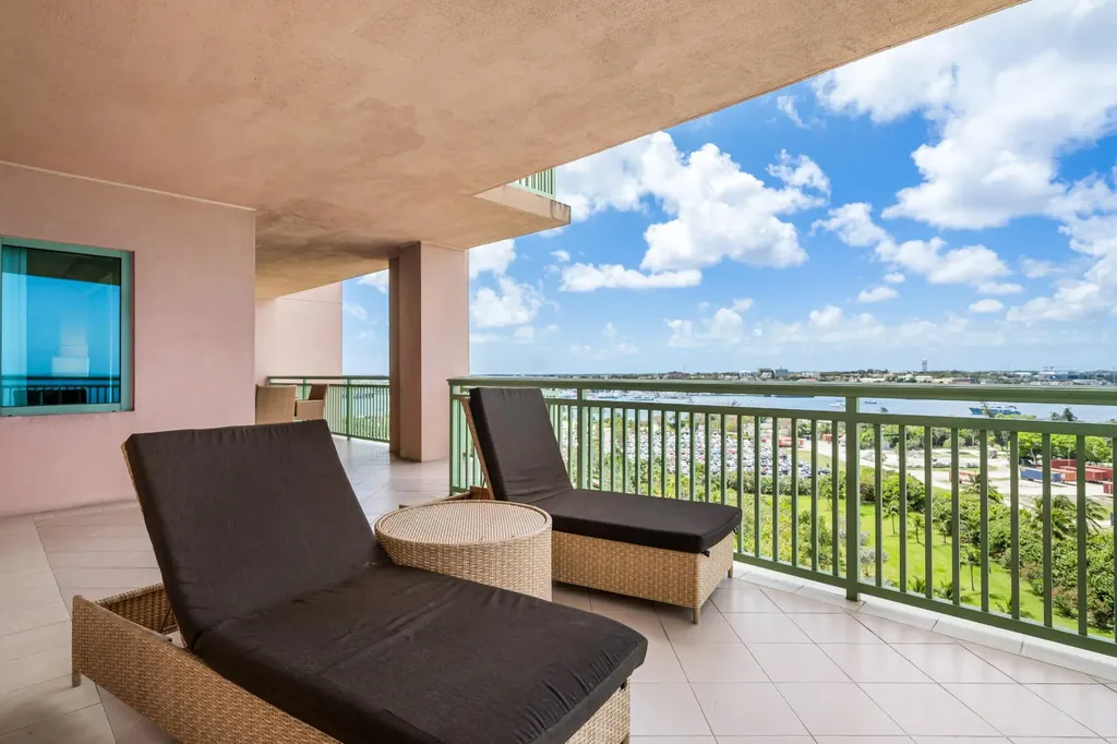 Topaz Suite New Providence Paradise Island BS