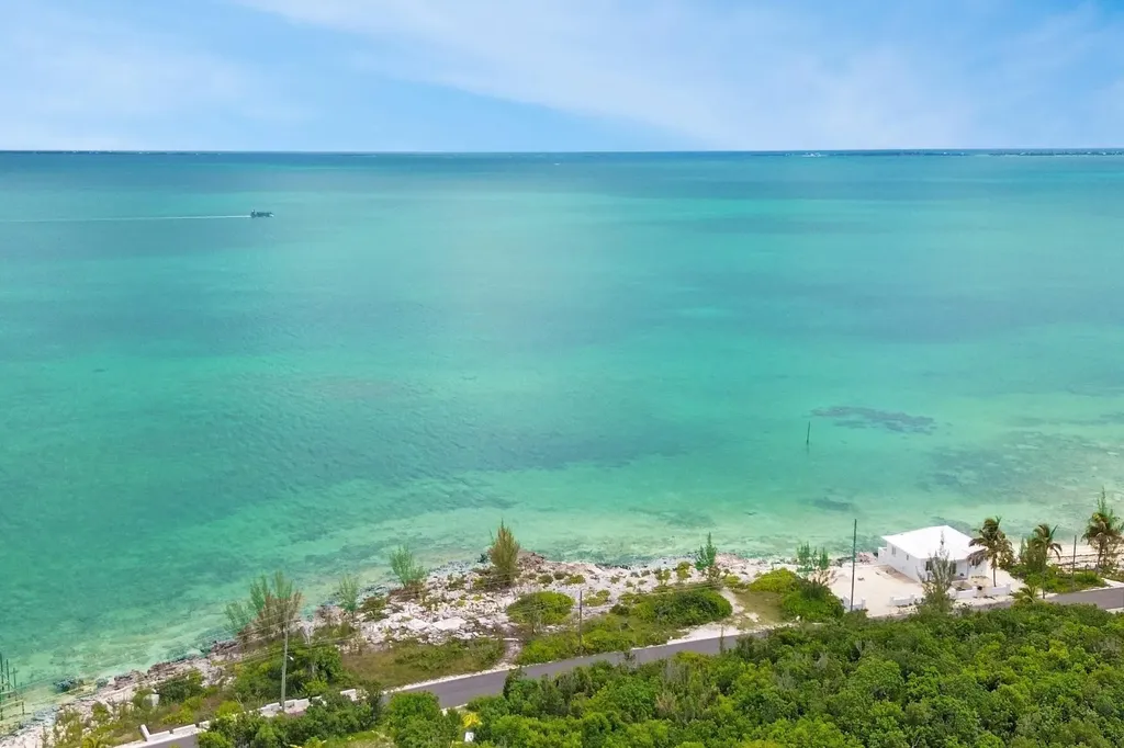 Lot 5, Block 6 Abaco BS