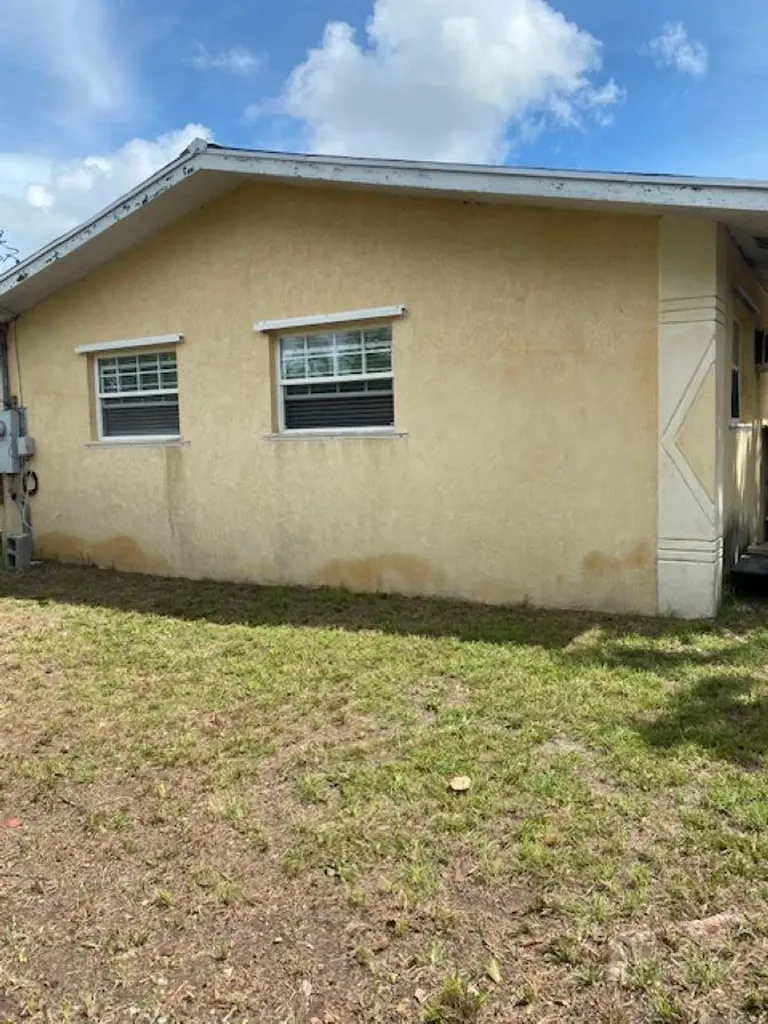 Pelican Road Yeoman Wood 17 Grand Bahama Freeport BS