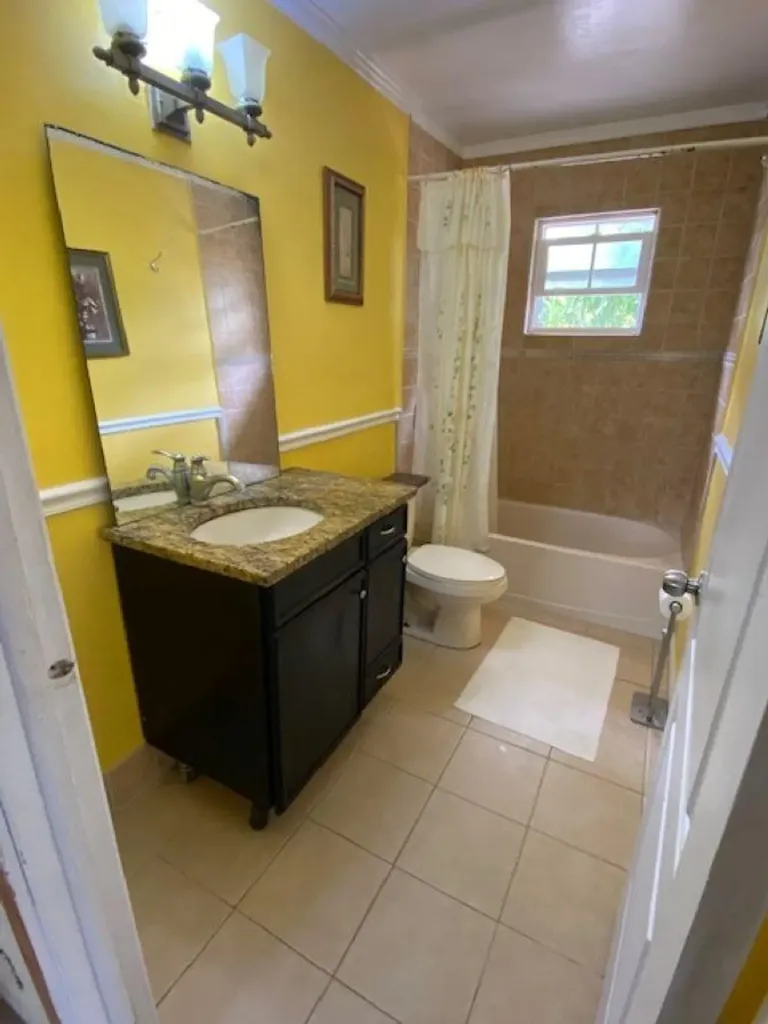 Pelican Road Yeoman Wood 17 Grand Bahama Freeport BS