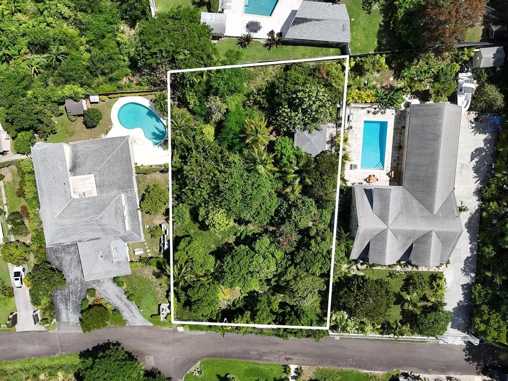 #32 Ridgeway Estates New Providence Paradise Island BS