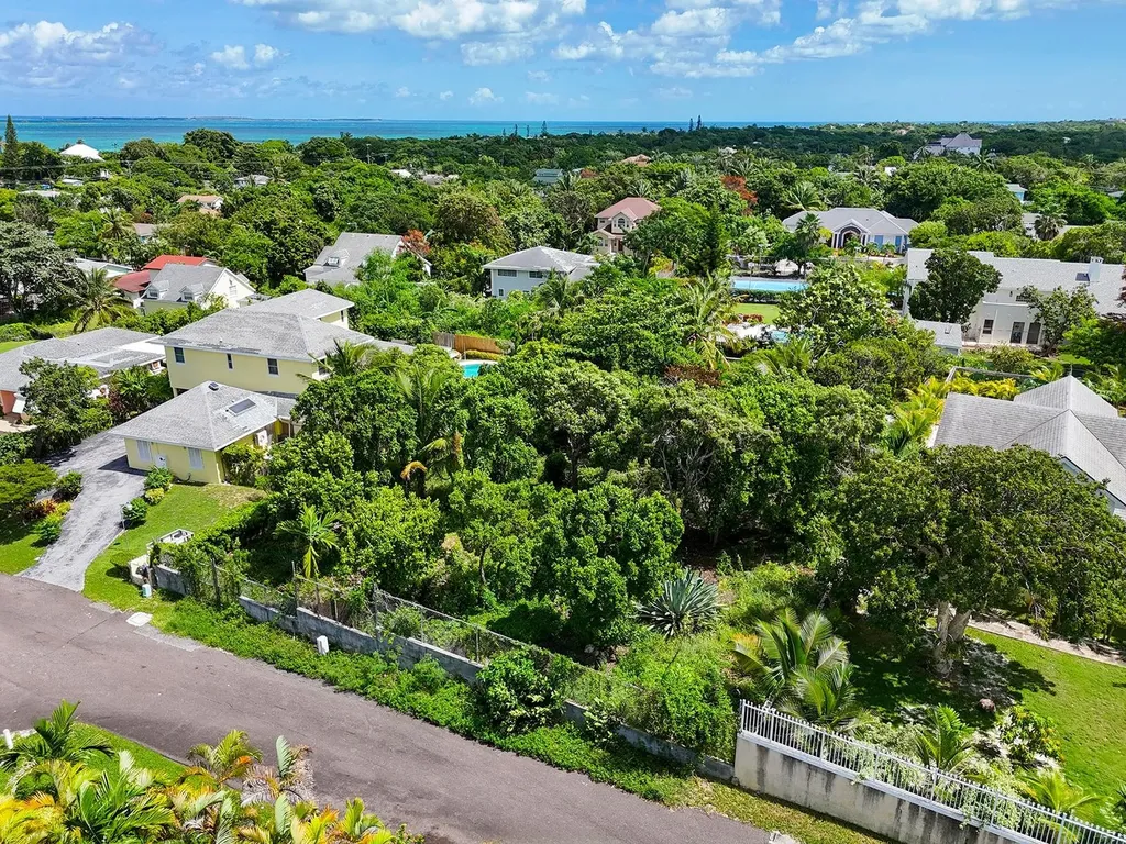 #32 Ridgeway Estates New Providence Paradise Island BS