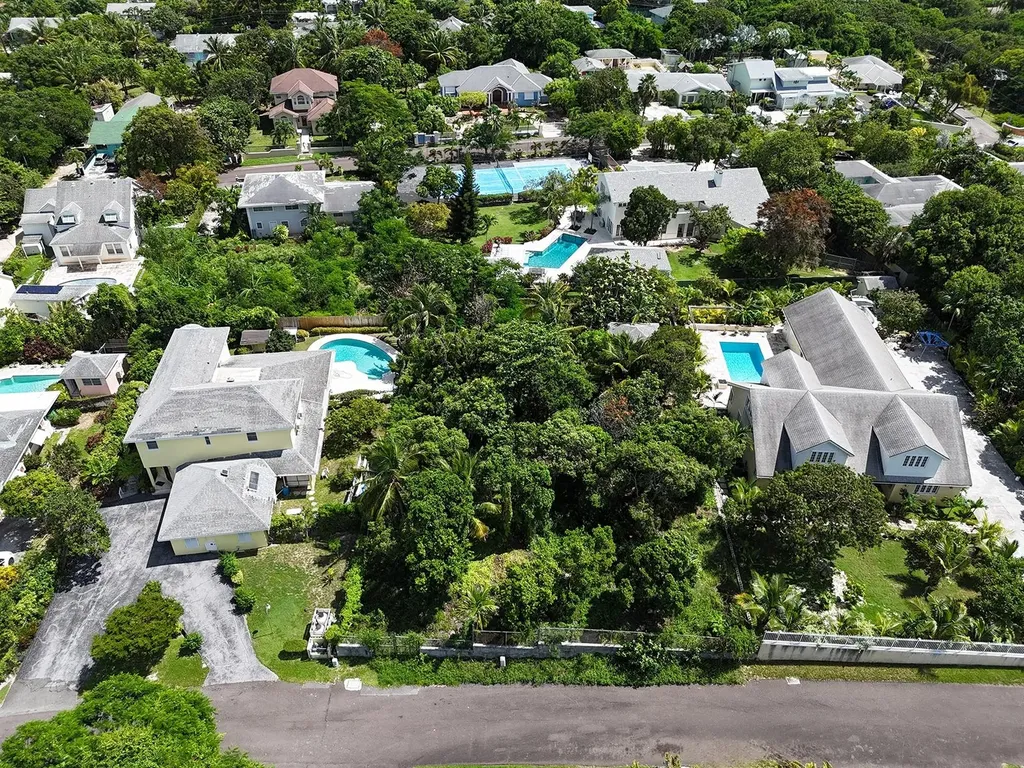 #32 Ridgeway Estates New Providence Paradise Island BS