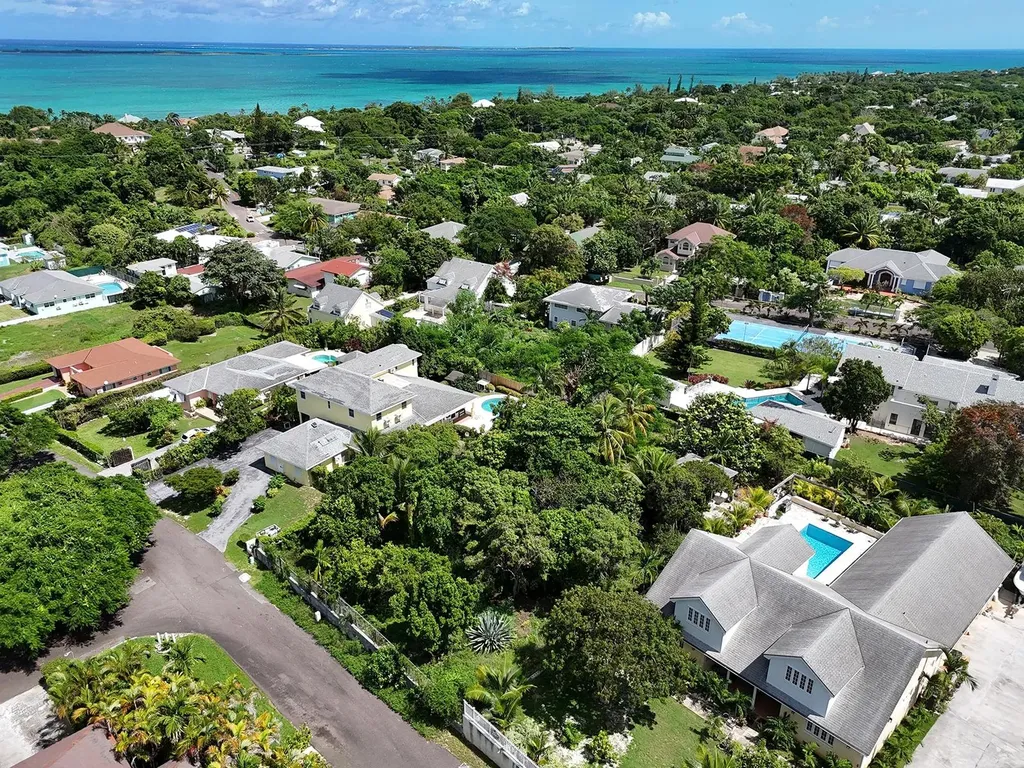 #32 Ridgeway Estates New Providence Paradise Island BS