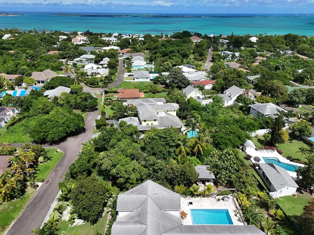 #32 Ridgeway Estates New Providence Paradise Island BS