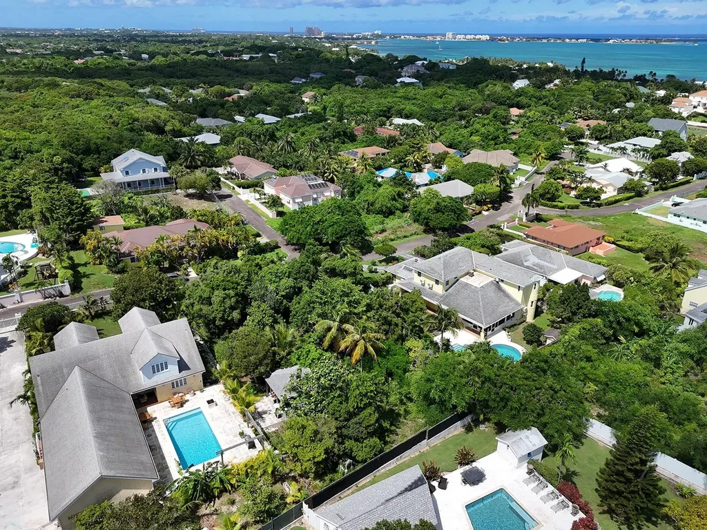 #32 Ridgeway Estates New Providence Paradise Island BS