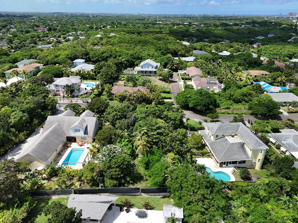 #32 Ridgeway Estates New Providence Paradise Island BS