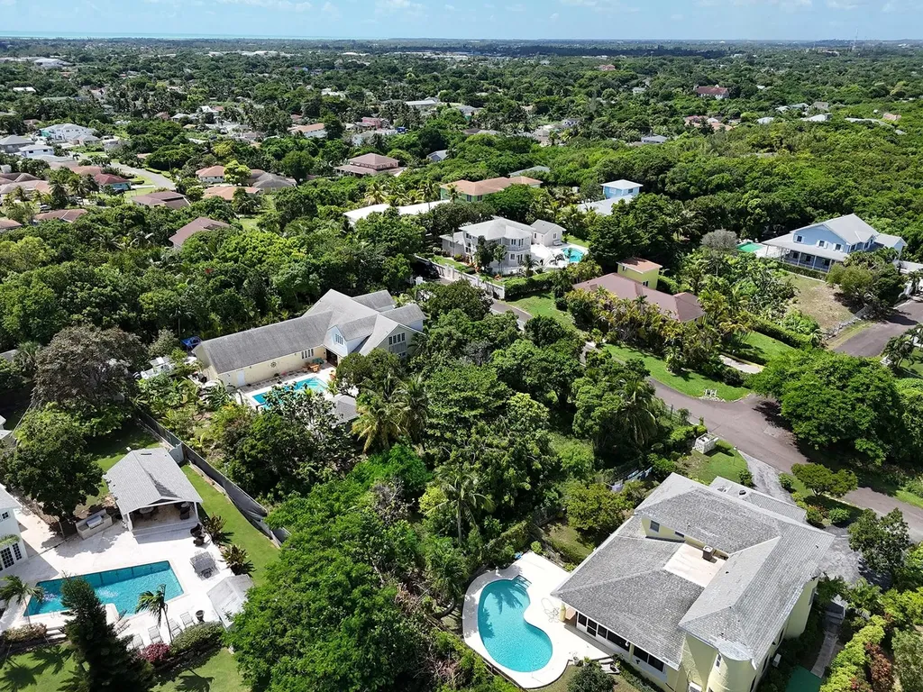 #32 Ridgeway Estates New Providence Paradise Island BS