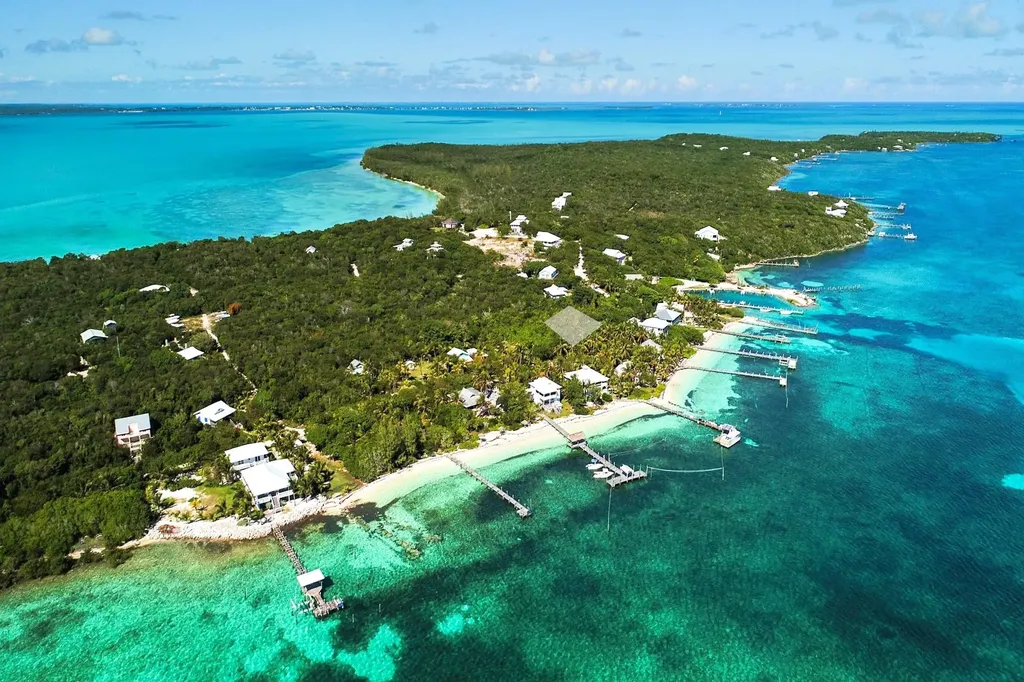 East Breeze, Lot 123 Abaco BS