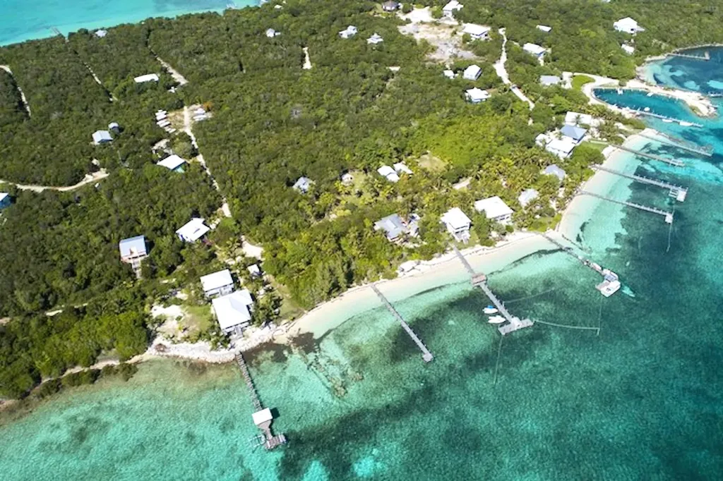 East Breeze, Lot 123 Abaco BS