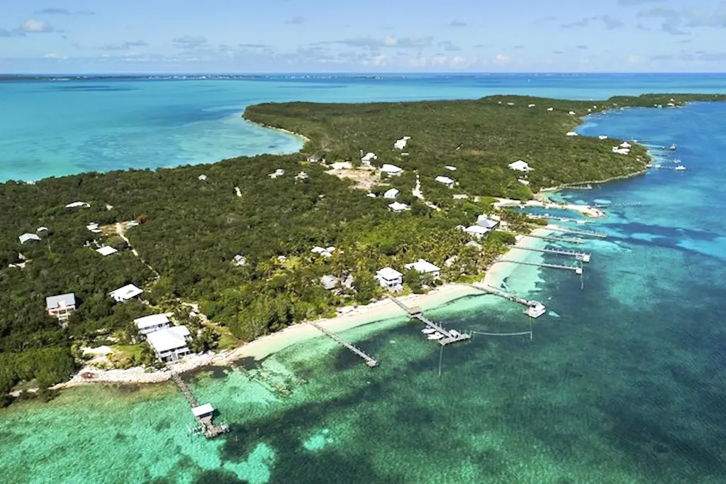 East Breeze, Lot 123 Abaco BS