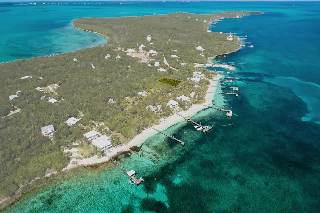 East Breeze, Lot 123 Abaco BS