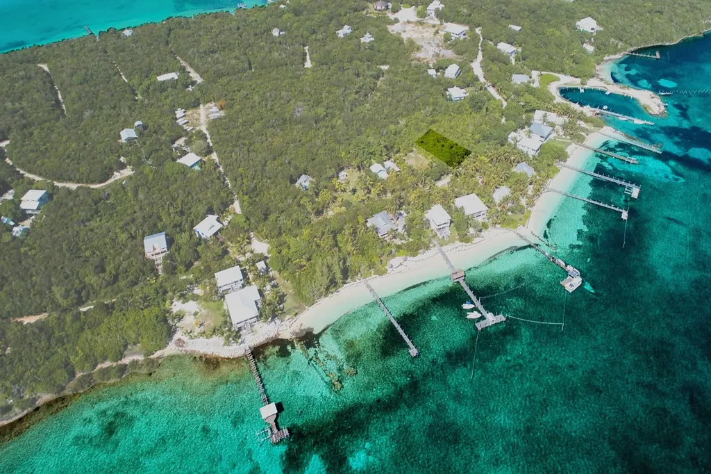 East Breeze, Lot 123 Abaco BS